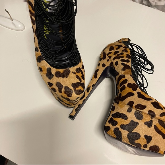 London Trash Leopard Platform Heel - Picture 4 of 5